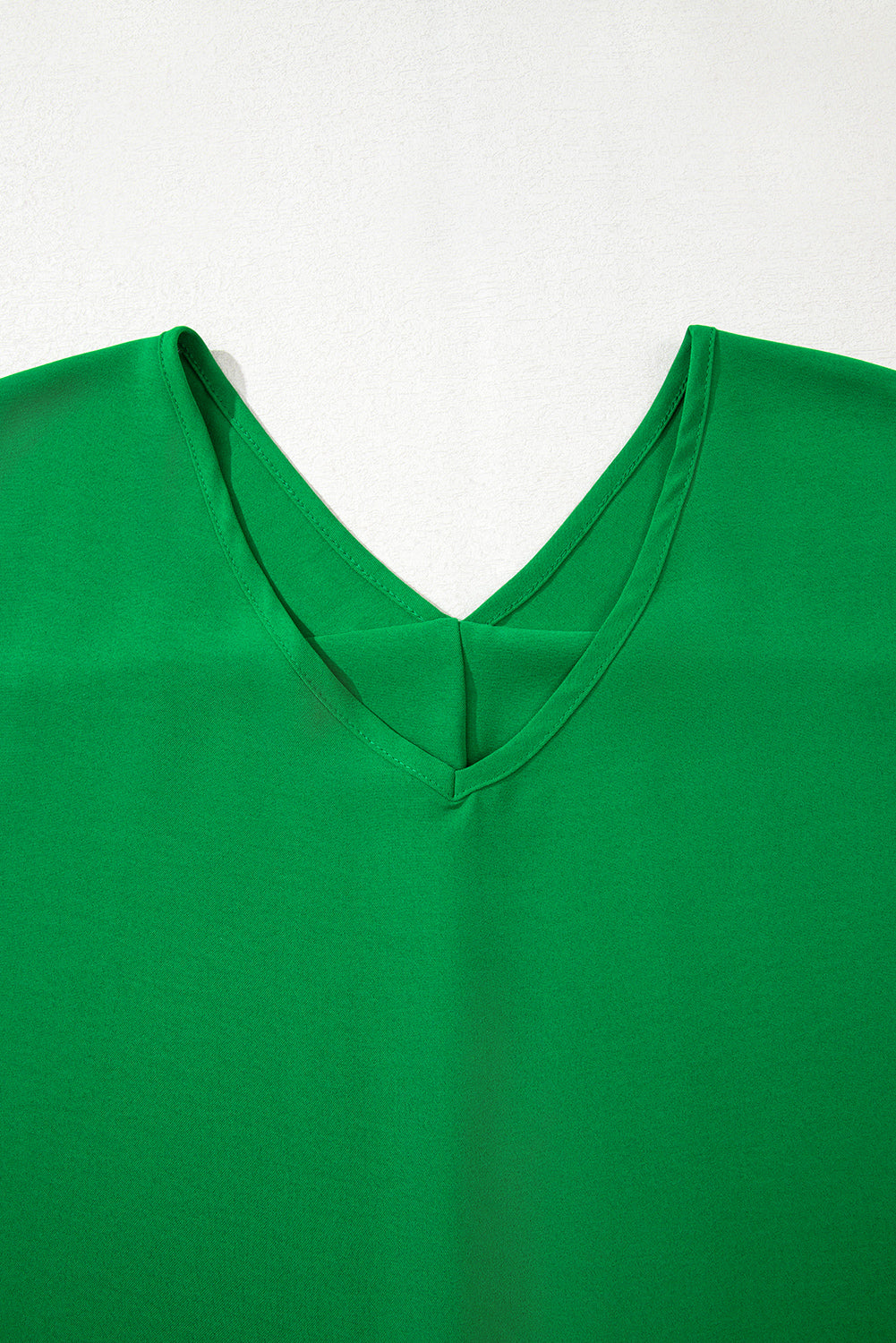 Green Seamed Back High Low Hem V Neck Cuffed Sleeve Plus Size Tee