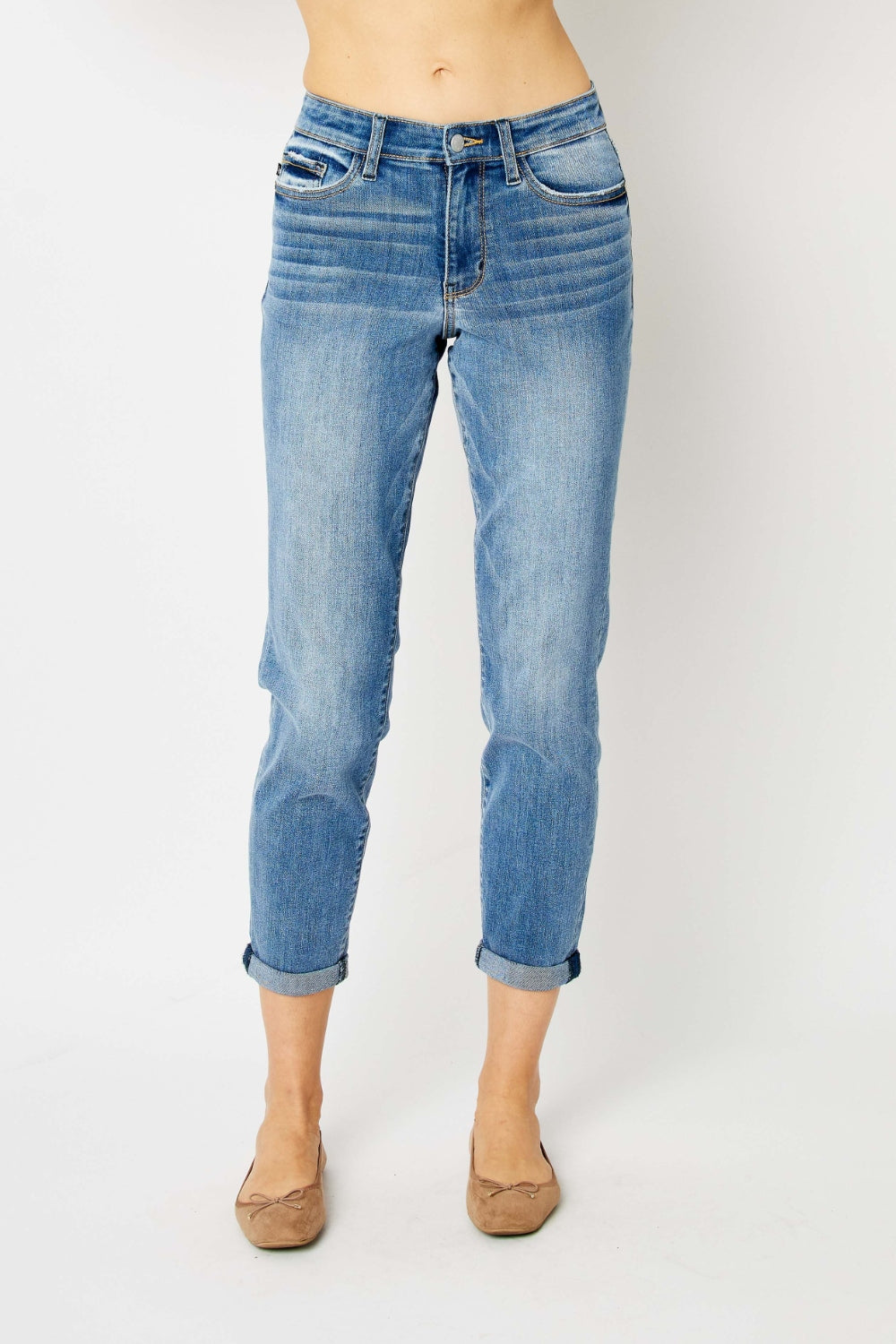 Trendsi plus size cuffed hem jeans in light blue denim worn with beige flats