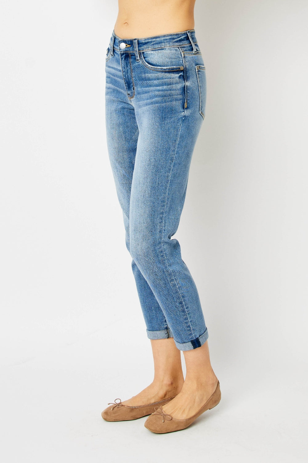 Trendsi plus size cuffed hem jeans in light blue denim worn with tan flats