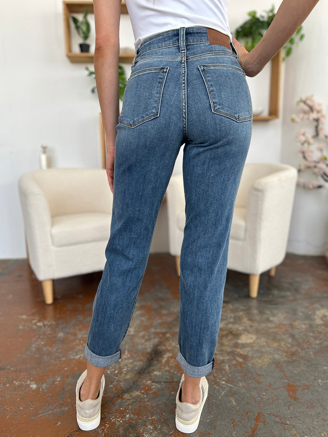Trendsi plus size cuffed hem jeans in blue denim with back pockets and a relaxed fit