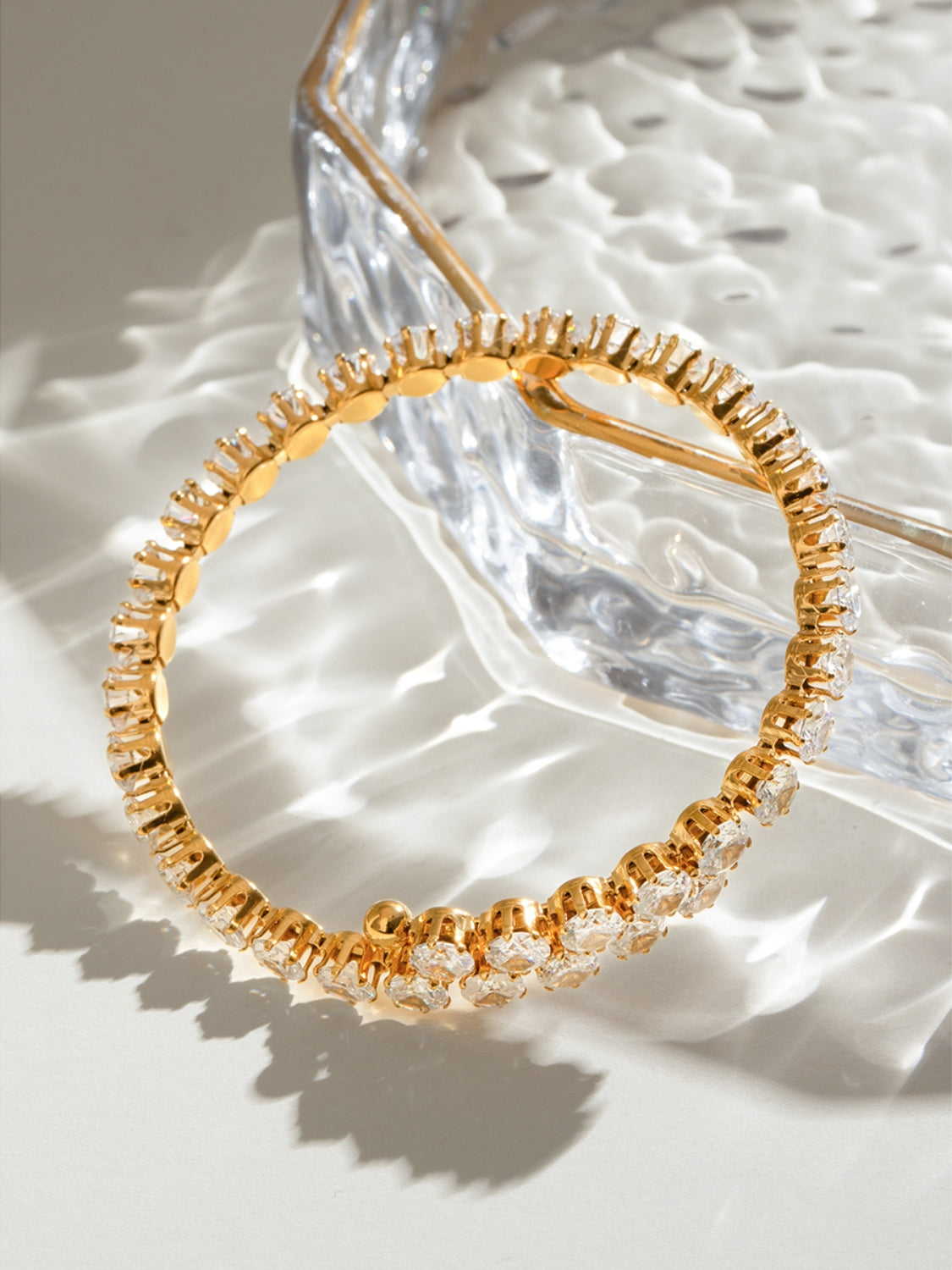 Trendsi gold stainless steel zircon bracelet with clear sparkling stones in a circular design