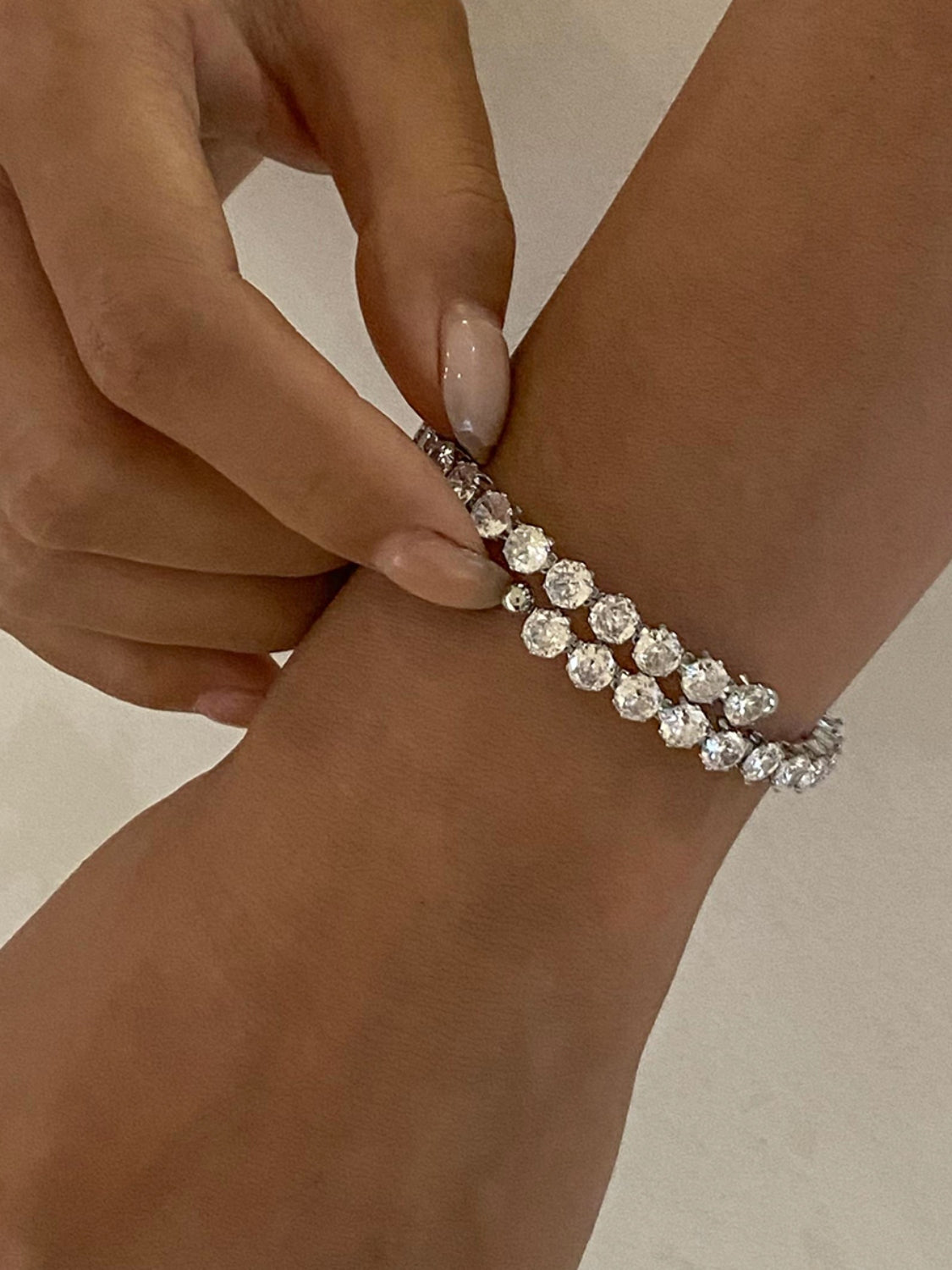 Trendsi stainless steel zircon bracelet with sparkling round zircon stones on wrist