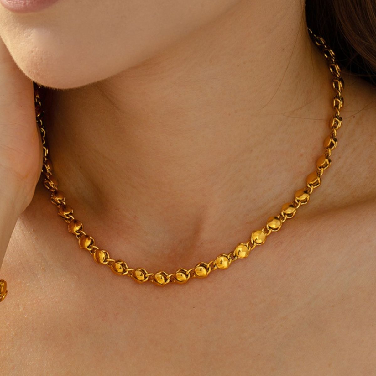 Trendsi 18K gold plated necklace with round linked chain worn on neck
