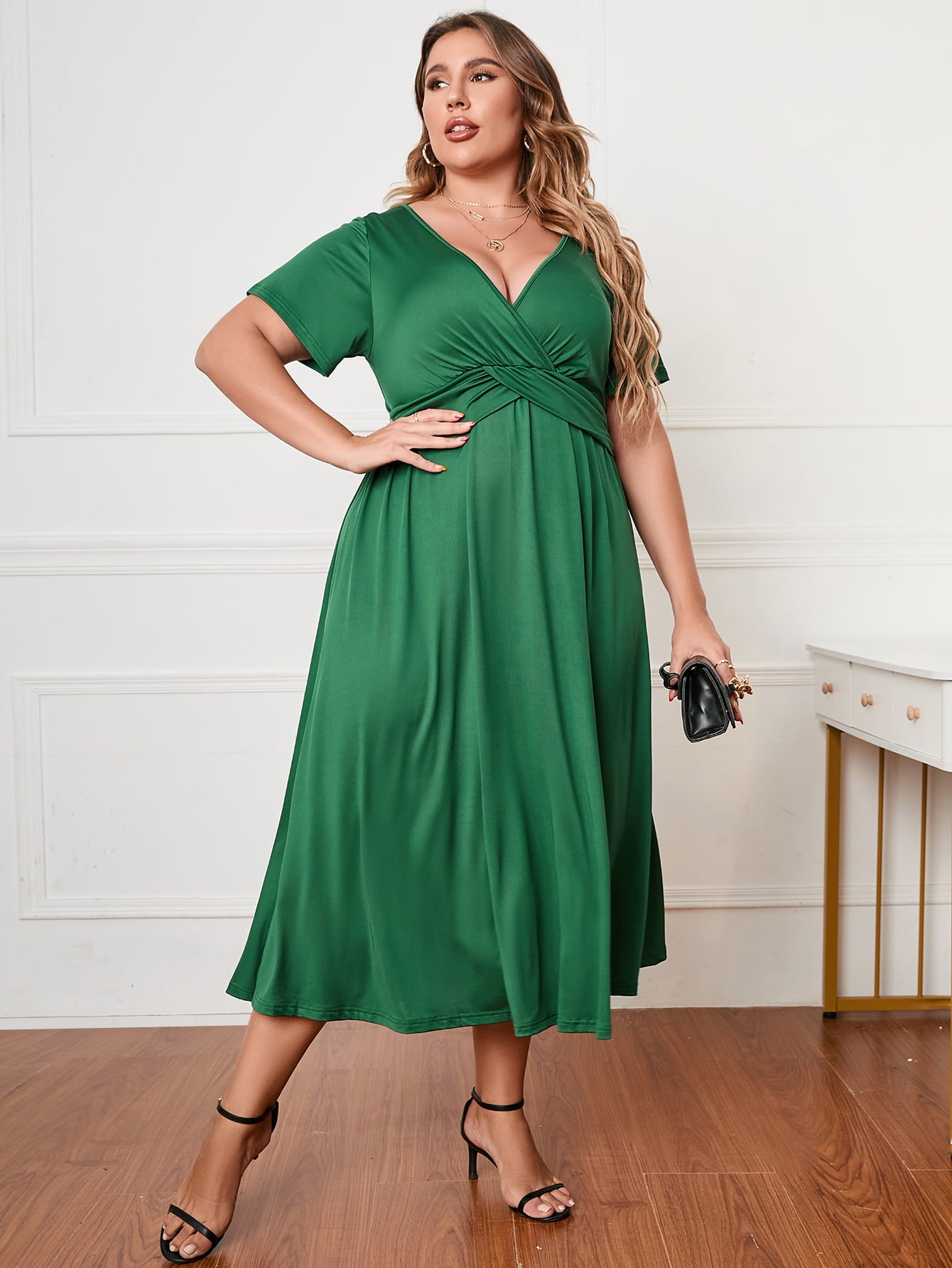 Trendsi green plus size short sleeve dress with V-neck and twisted waist detail